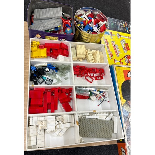 130 - large selection of assorted lego includes lego system