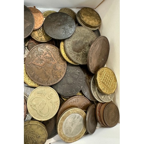 523 - Selection of vintage, later and foreign coins