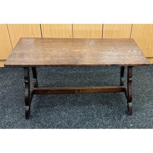 389 - Wooden coffee table measures approximately 19 inches tall x 36 wide x 18 deep