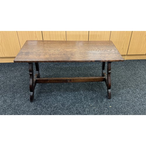 389 - Wooden coffee table measures approximately 19 inches tall x 36 wide x 18 deep