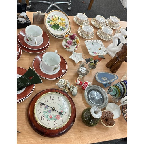 190 - Selection of miscellaneous to include glassware, porcelain etc - AF