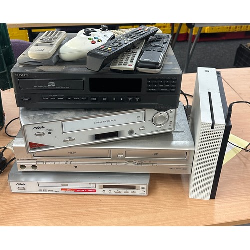 314 - Selection of VHS players, DVD players and an XBOX - all untested