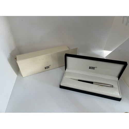 518 - Boxed Mont Blanc ball point pen