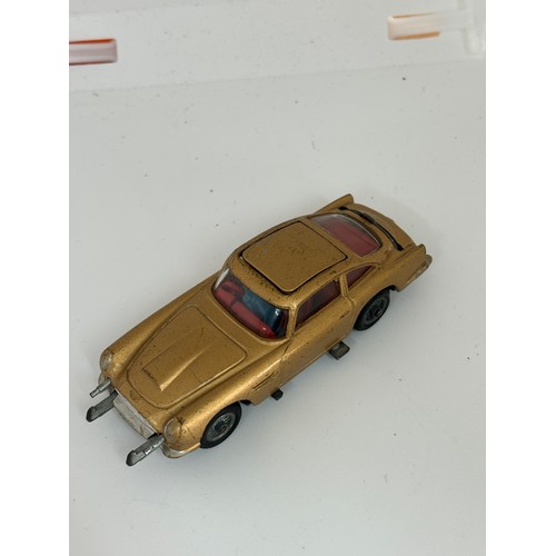 500 - Corgi Toys James bond Aston martin DB5