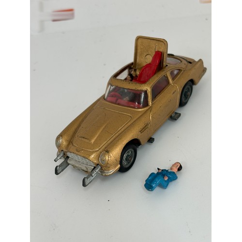 500 - Corgi Toys James bond Aston martin DB5