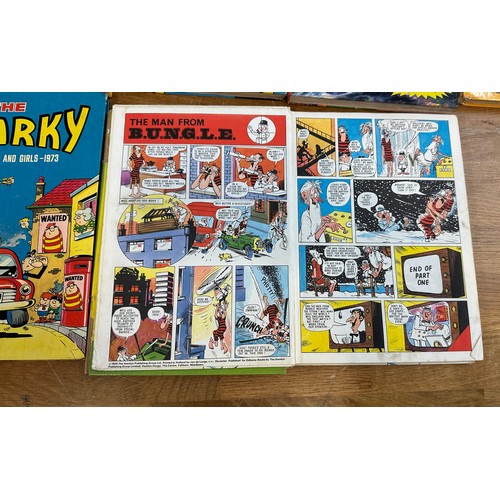 119 - Selection of vintage hard back annuals to include ' Dennis the Menance', ' The Sparky' etc