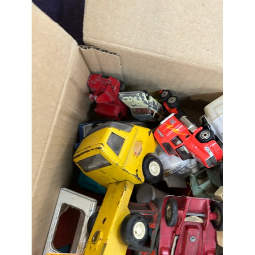 317 - Selection of vintage and later die cast cars