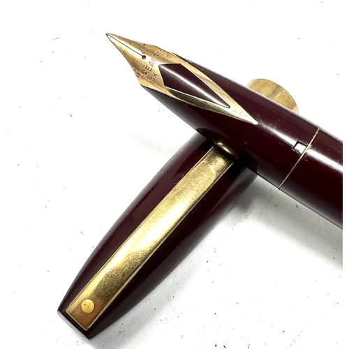 435 - Vintage burgundy 14ct gold Sheaffer fountain pen