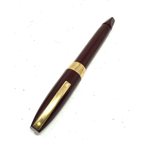 435 - Vintage burgundy 14ct gold Sheaffer fountain pen