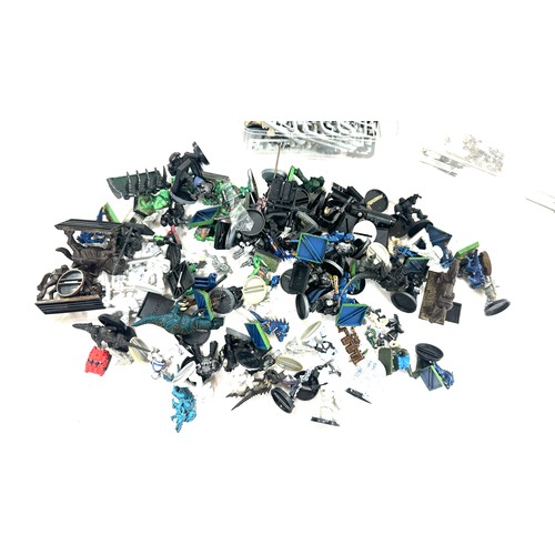 576 - Selection of Warhammer 40,000 accessories