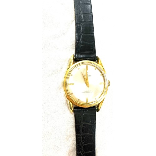 561 - Vintage services wrist watch in working order