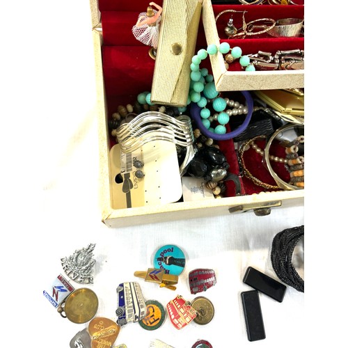 535 - Large selection of vintage and later costume jewellery includes badges etc