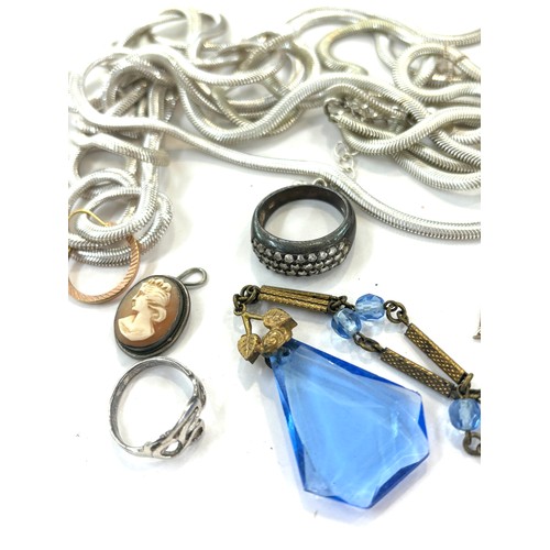 536 - Selection of silver and costume jewellery