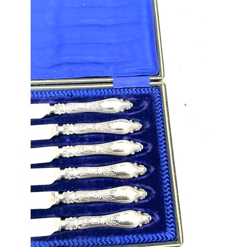 511 - Cased silver handled knife set