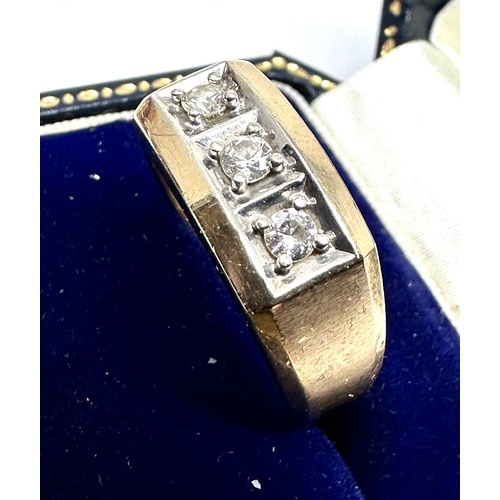 84 - 9ct gold three stone diamond ring weight 6.4g