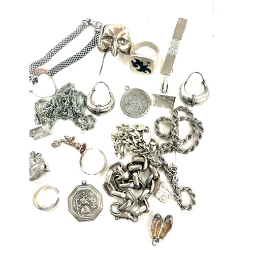 521 - Selection of hallmarked silver jewellery weighs approximately 200 grams