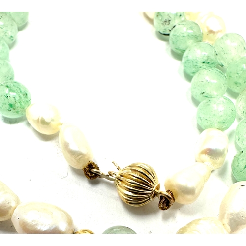 94 - 14ct gold jade & freshwater pearl with gold spacer beads necklace measures approx 82cm long weight 3... 