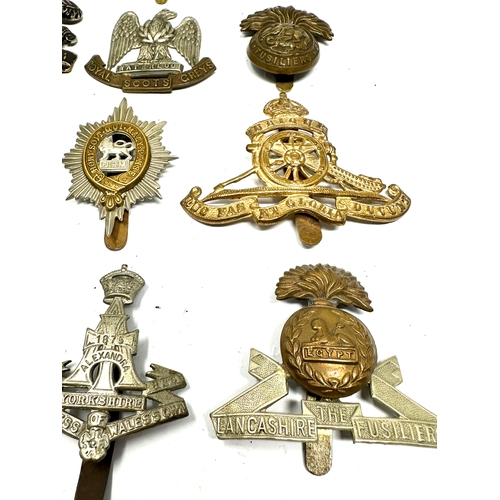 382 - 10 military cap badges inc glosters welsh guards   etc