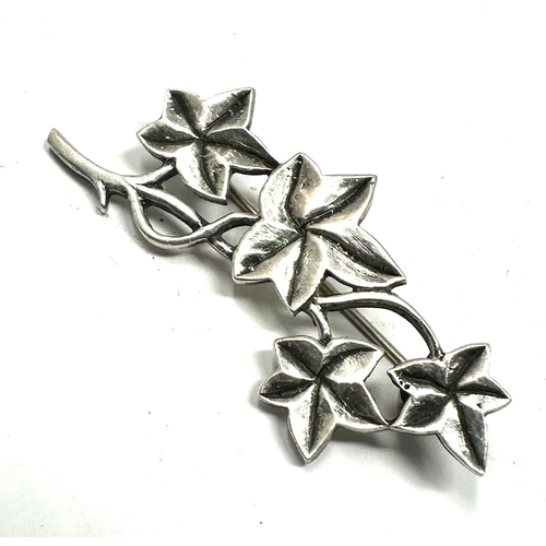 286 - Scottish Iona silver leaf brooch by john hart measures approx 5cm