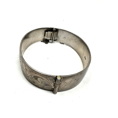 276 - Heavy vintage silver bangle weight 52g