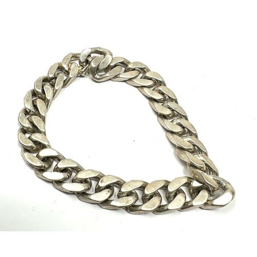 289 - Chunky silver curb link bracelet weight 60g