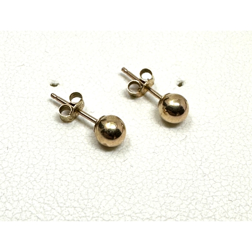 65 - Ernest jones 9ct gold ball stud earrings