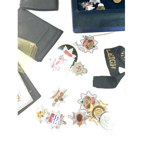 551 - Selection of assorted vintage and later Fire badges