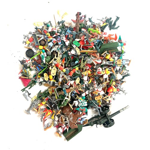 100 - Large selection of vintage timpo toys