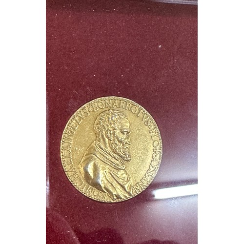 518 - Gilt framed Michelangelo art medal