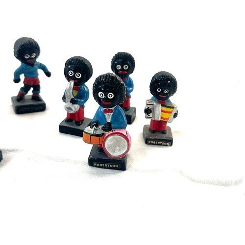 529 - Selection of 10 Robertsons band figures