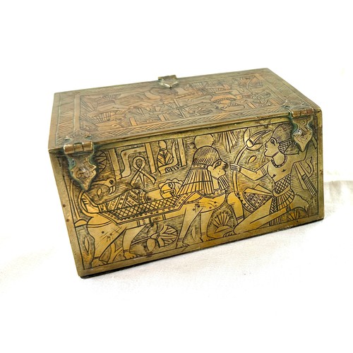 516 - Vintage 1960s brass trinket box with scenes of Ancient Egypt measures approximately 3 inches tall x ... 