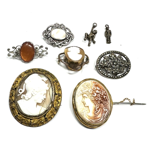 318 - selection of silver & costume jewellery items includes cameos etc