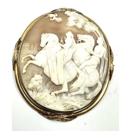 140 - large antique gold framed Cameo brooch frame measures approx 7.2cm by 6.2cm the cameo measures 6.3 b... 