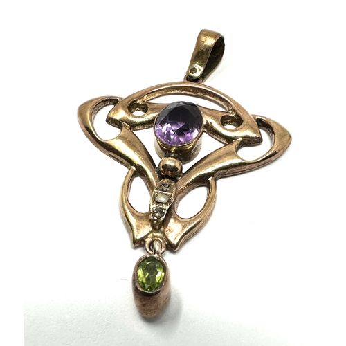 143 - Antique 9ct gold amethyst & peridot drop pendant measures approx 4.4cm drop weight 2.9g missing 2 sm... 