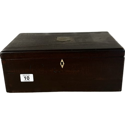 10 - Vintage wooden box with a selection of assorted coins