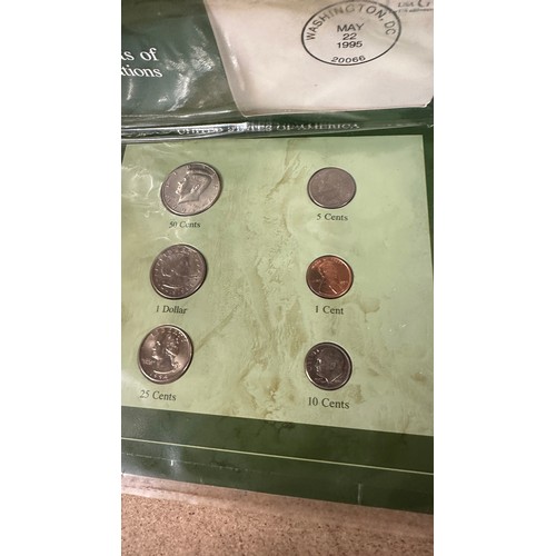 10 - Vintage wooden box with a selection of assorted coins