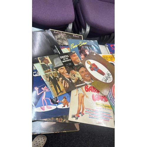 225 - Large selection of assorted vinyl LPS to include ' Dean Martin', ' Neil Diamond', ' Gladys Knight' e... 