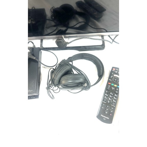 129 - Panasonic TV with remote model no TX-32CS510B and a Sony DVD player with remote both untested