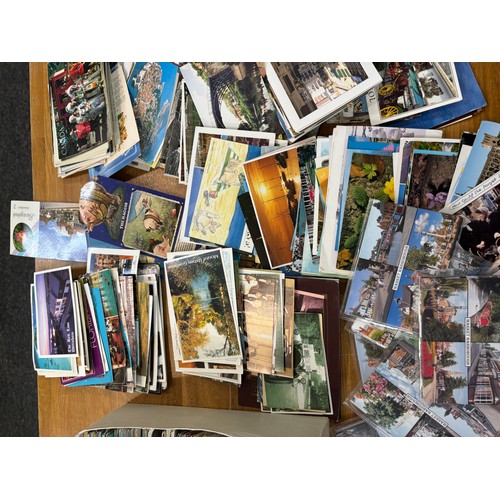 125 - Large selection of vintage and later postcards