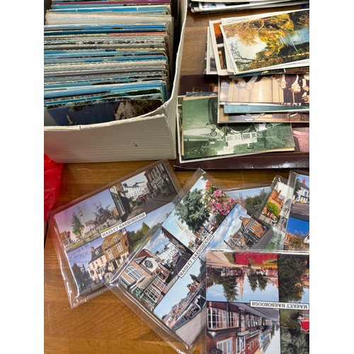 125 - Large selection of vintage and later postcards