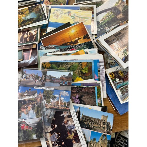 125 - Large selection of vintage and later postcards