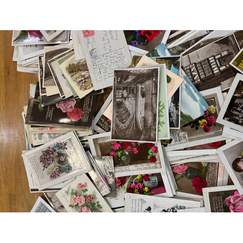 126 - Large selection of vintage and later postcards