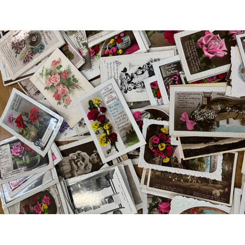 126 - Large selection of vintage and later postcards