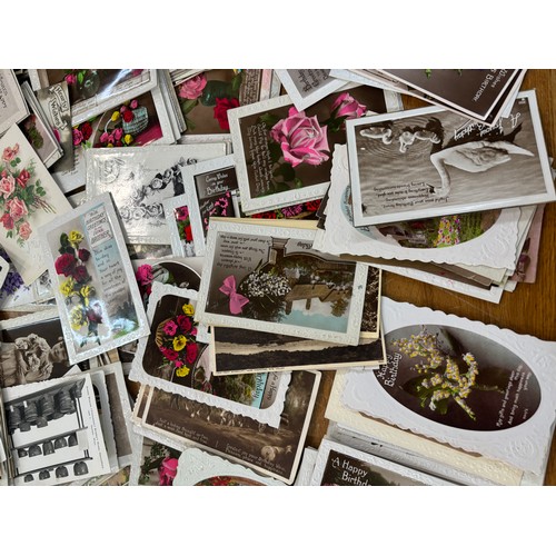 126 - Large selection of vintage and later postcards