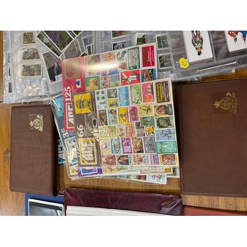 259 - Selection of assorted cigarette cards, stamps, folders etc