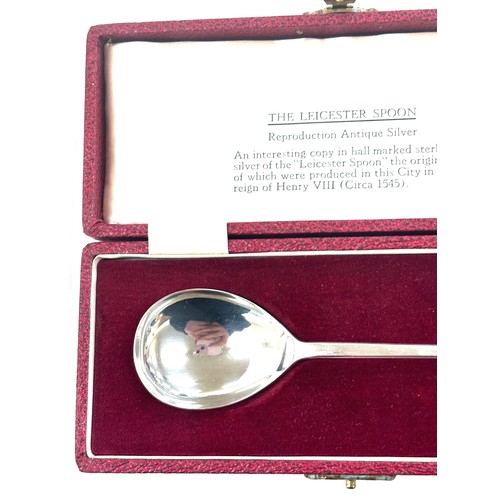 374 - Vintage cased Silver 