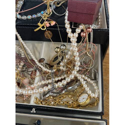 473 - Jewellery box and a large selection of assorted costume jewellery