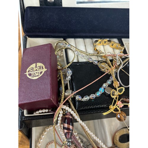 473 - Jewellery box and a large selection of assorted costume jewellery