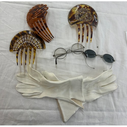 67 - Selection of vintage ladies accessories to include spectacles, gloves, tortoise shell style Spanish ... 