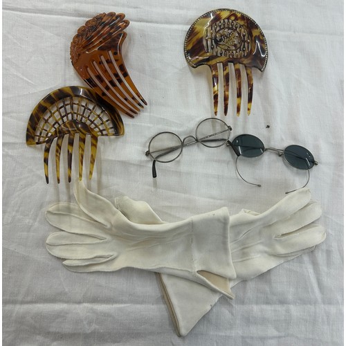 67 - Selection of vintage ladies accessories to include spectacles, gloves, tortoise shell style Spanish ... 